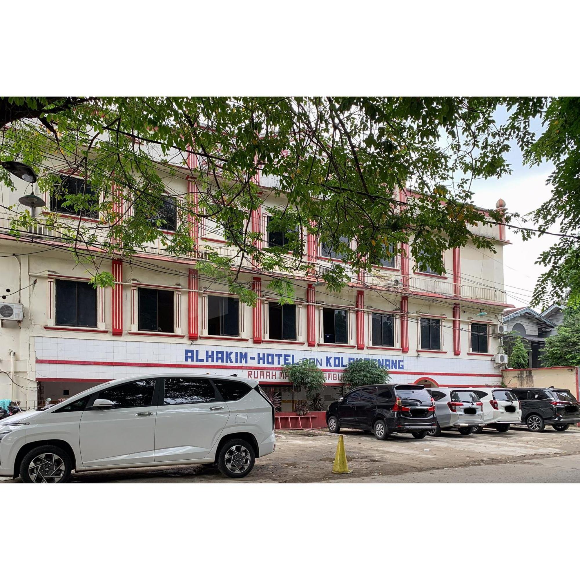 Hotel Al Hakim Syariah Redpartner Bekasi Buitenkant foto